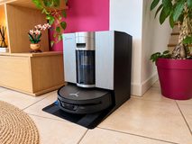 Robot aspirateur X12S vu de face