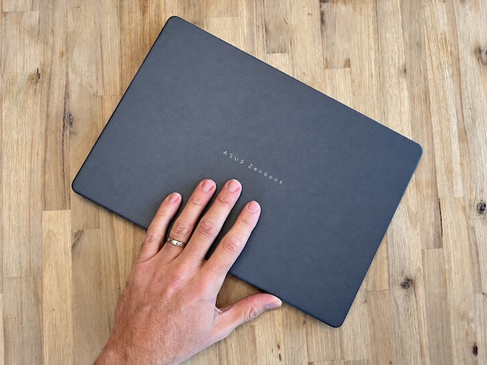 Design de l'ordinateur portable ASUS Zenbook 14 UX3480Q