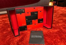 Calendrier pour couples LELO : j’ai testé le coffret sexy à 399 € Calendrier pour couples LELO ouvert avec ses 12 cases