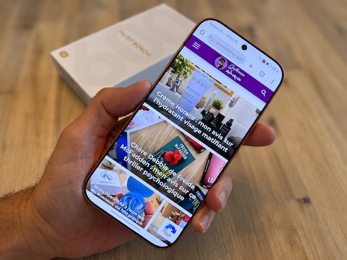 Écran AMOLED du HONOR 600 Pro avec ses bordures fines