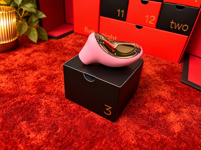 Sextoy LELO rose et doré inclus dans le calendrier pour couples